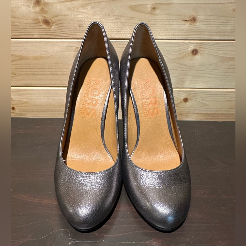 Preloved Michael Kors metallic dark silver - pewter pumps size 5 1/2